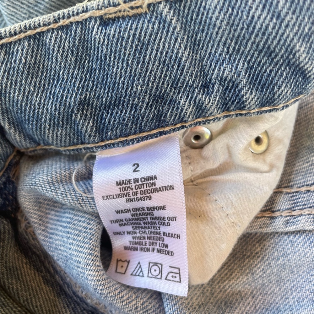 High Rise Mom Jeans - Picture 7 of 7